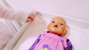 Кукла Эмили Беби Бон заболела. Игрем в доктора. Как Мама.