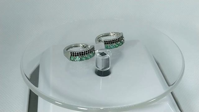 Серьги-конго с натуральным изумрудом и черной шпинелью Серебро 925