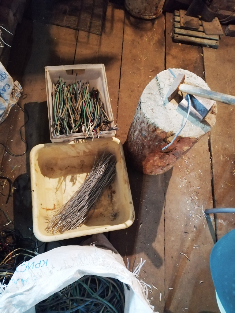 Как почистить алюминиевые провода от изоляции просто и быстро. смотреть онлайн