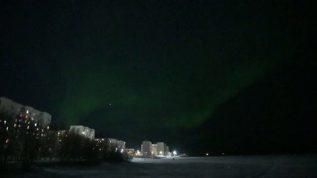 Aurora Borealis,   северное сияние, Полярное сияние. Мончегорск Россия озеро Лумболка