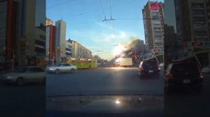 Не стой под проводами.