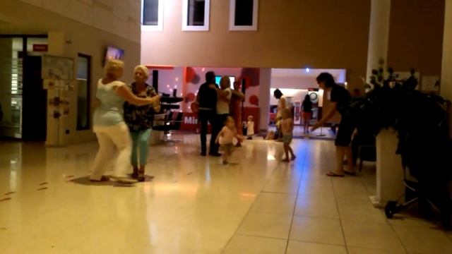 Танцуют все ! Отпуск в Отеле Residence Sol Garden. Umag. Умаг, Хорватия.(2)