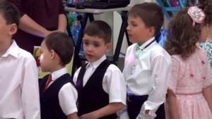 Очень грустная прощальная песня на выпускном в детском саду - любительская съемка от родителей