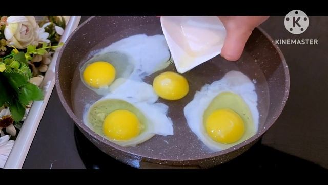 Влейте яйца в горячую сковороду с водой и они мгновенно станут деликатесом . Подружка в восторге. смотреть онлайн