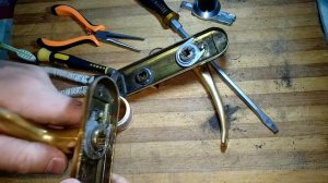 Комнатный мастер: Как убрать скрип дверных ручек? (Решение)