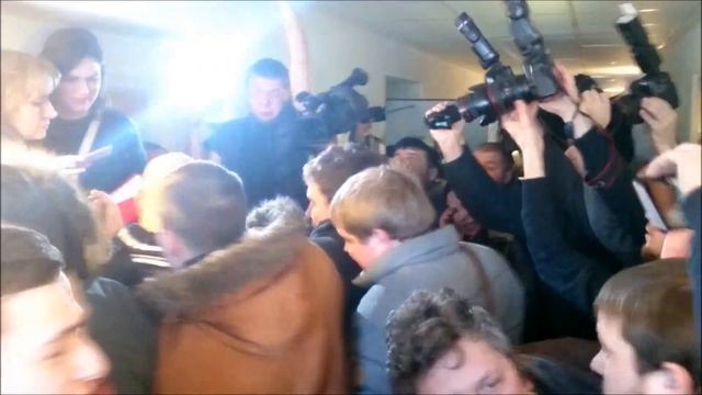 Группа молодчиков мешал начать пресс-конференцию Касьянова в Нижнем Новгороде смотреть онлайн