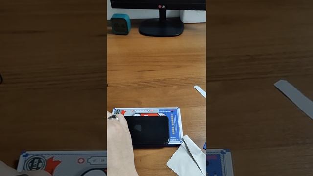 Поклейка дорого бронестекла на Iphone Xr / Клею стекло на Айфон XR .