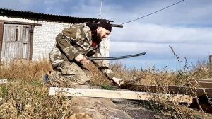 Кованая шашка из стали х12мф. Испытания.