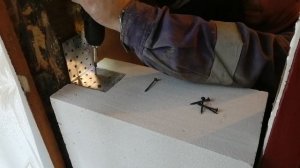 Как заложить газоблоком оконные проемы входной двери. Ремонт прихожей часть 2
