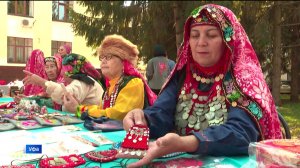 Хороводы, выставки и флешмобы: как в Башкирии праздновали  День национального костюма - сюжет "Весте