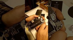 Как отклеить аккумулятор смартфона, и не порвать ленточки