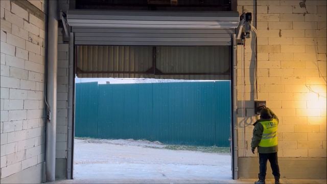 Промышленные ворота МВА AL-120 на складе смотреть онлайн