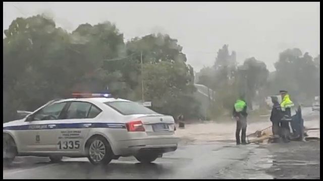 Приморская столица оказалась под водойПо данным синоптиков, утром во Владивостоке выпало 65 смотреть онлайн