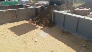 Устройство сборно-монолитного фундамента из повторно примененных ж/б плит.