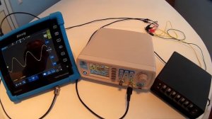 Генератор DDS JDS6600-60M, зависимость амплитуды сигнала от частоты и нагрузки