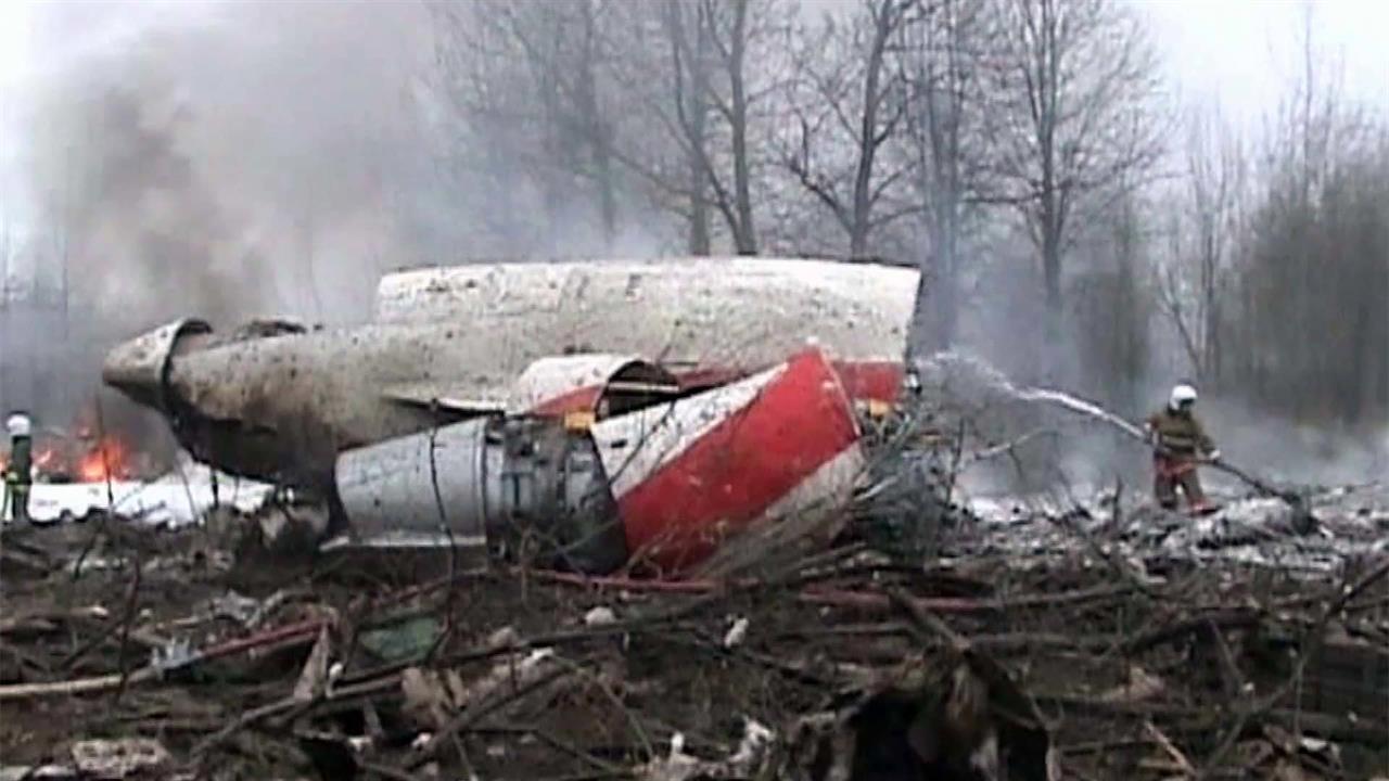 Варшава ликвидирует комиссию, которая искала российский след в катастрофе под Смоленском