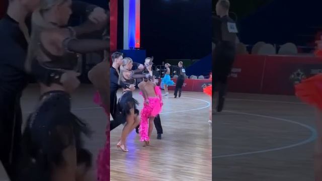 Столкновения на паркете) #dance #ballroomdance #dancer #dancing #бальныетанцы #бальникипоймут