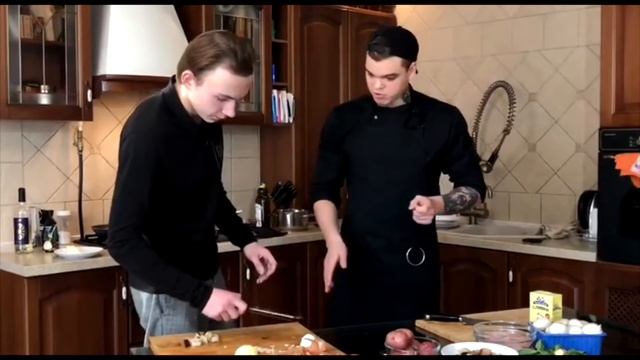 ГОТОВИМ РИЗОТТО С ПРОФЕССИОНАЛОМ. Повар покажет главный ингредиент. Вызов повара на дом. смотреть онлайн