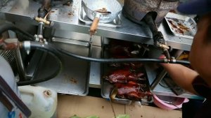 УТКА в Карамельном СОУСЕ / DUCK in Caramel SAUCE | Ночной РЫНОК ТАЙВАНЬ _ Full-HD.mp4
