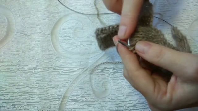 ВЯЗАНОЕ ПАЛЬТО ДЛЯ КУКЛЫ. СТИЛЬНОЕ И КРАСИВОЕ.