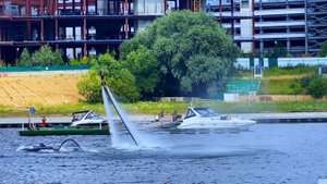 Захватывающие полёты над водой: флайбординг