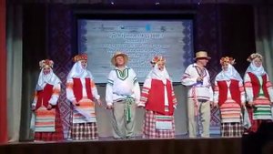 Добрым людзям (Белорусская песня)