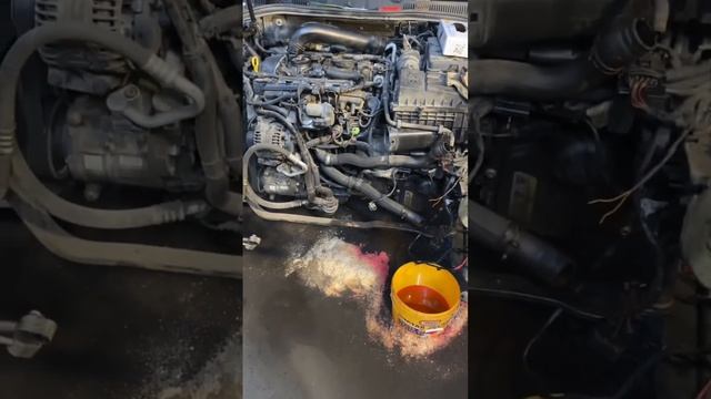 Замена трубки кондиционера Passat CC смотреть онлайн