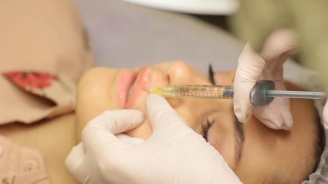 Увеличение губ в Naturel Studio смотреть онлайн