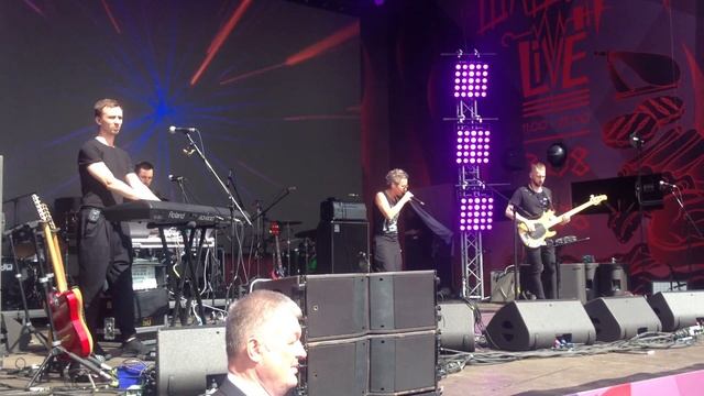 Сурганова и Оркестр - Из глубин и Путник (Парк Горького, 03.08.2019) смотреть онлайн