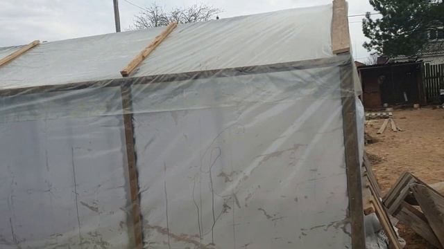 ОБЗОР ДАЧИ/ОСВАИВАЕМ ЦЕЛИНУ, УСТАНОВИЛИ ПАРНИК И ТЕПЛИЦУ/ ОГОРОДНЫЙ ВЛОГ смотреть онлайн