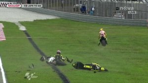 Гонщик MotoGP Марко Симончелли погиб на Гран-при Малайзии. (SLOWLY)