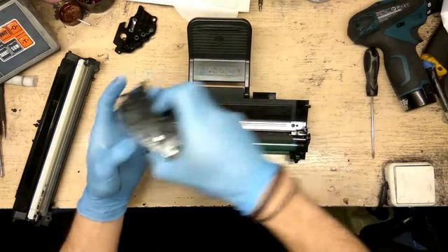 Заправка и переделка картриджа Samsung Ml-2010 в SCX-4521 // Refill & convert Ml-2010 in to SCX-452 смотреть онлайн