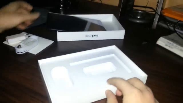 Unpacking IPad mini и первое включение смотреть онлайн