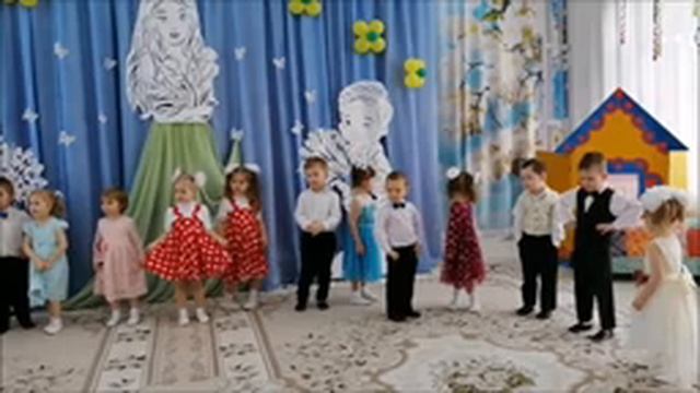 Утренник к празднику 8 Марта в младшей группе "Росток" смотреть онлайн