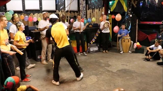 Capoeira Angola Passing clouds Roda смотреть онлайн