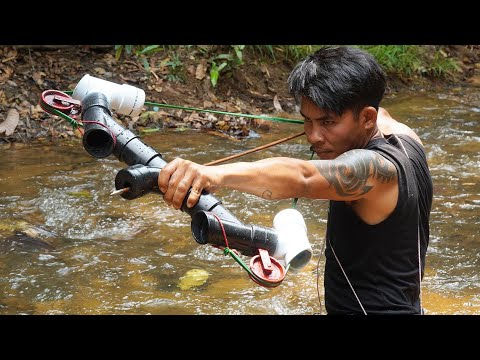 Как сделать удивительный лук из ПВХ | Удивительный лук против огромной рыбы смотреть онлайн