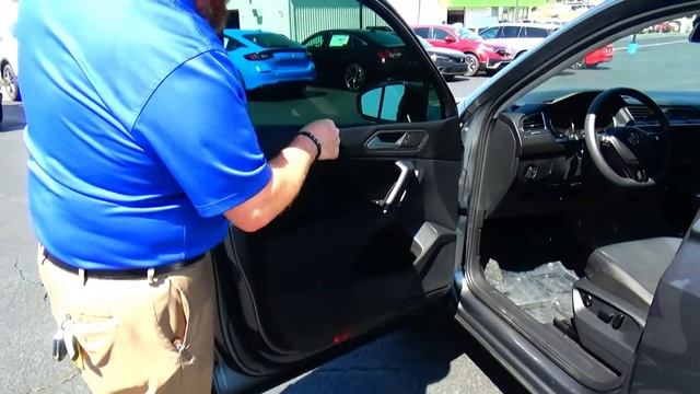 Used 2020 Volkswagen Tiguan SE 4MOTION for sale at Honda Cars of Bellevue...an Omaha Honda Dealer! смотреть онлайн