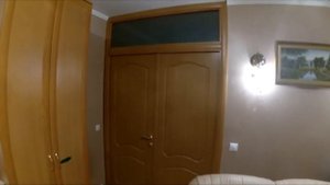 Установка двустворчатой распашной двери с фрамугой.