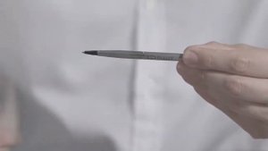 Как заменить стержень в роллерной ручке Parker