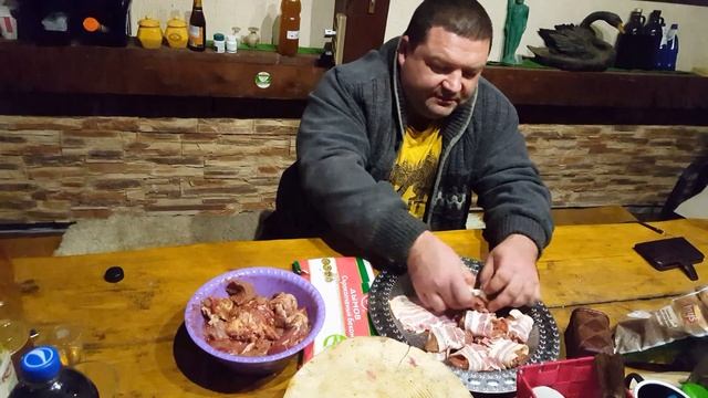 Медальоны из говядины в беконе смотреть онлайн