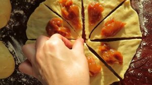 НЕЖНЫЕ РОГАЛИКИ с ВАРЁНОЙ СГУЩЁНКОЙ МЕРЗАВЧИКИ ОЧЕНЬ ВКУСНЫЕ