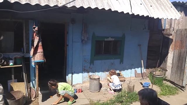 Варя печет блины смотреть онлайн