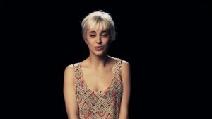 Поют сидя на вибраторе. Прикол!!!