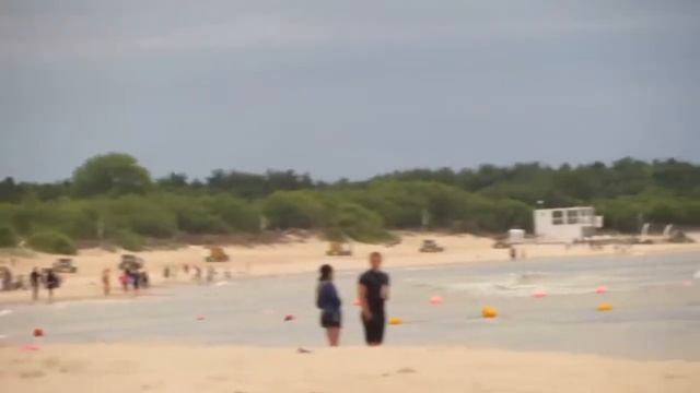 Балтийское море.Баня на пляже.Никита ищет янтарь. смотреть онлайн