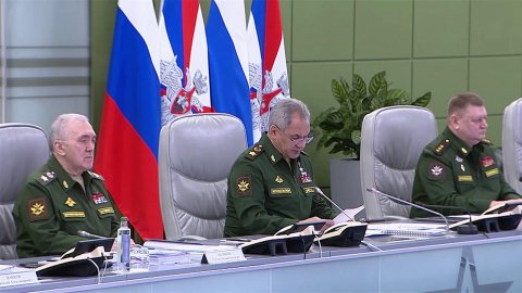 Сергей Шойгу провел селекторное совещание с руководящим составом Вооруженных сил