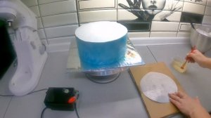 Как выровнять торт БЗК /Как крепить вафельную картинку к торту