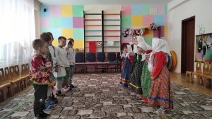 Игра "Бояре, а мы к вам пришли"