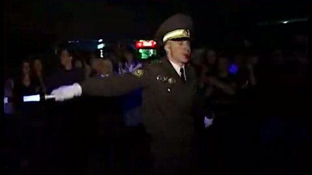 ГАИшник в ночном клубе / www.kengarags.ru смотреть онлайн