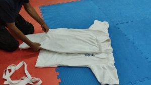 Как складывать правильно доги каратэ или другого единоборства.