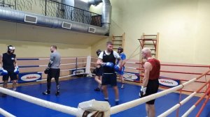 Воскресные спарринги в зале бокса ЗТР Н.П.Исаева у МС Евгения Кобзева , 2020